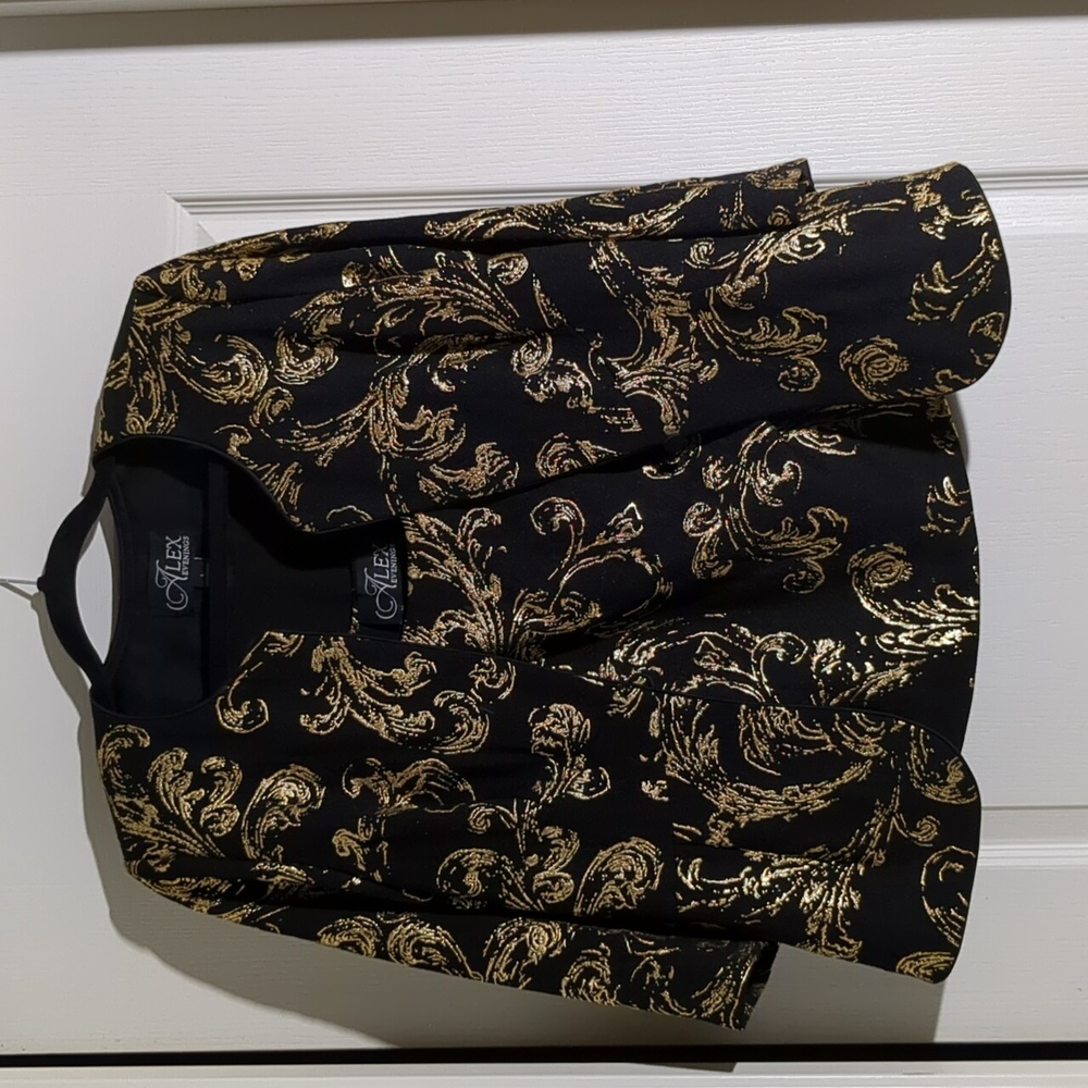 Alex-London Evening ladies 2 pc tank and jacket. Printed gold on black. Size LG.